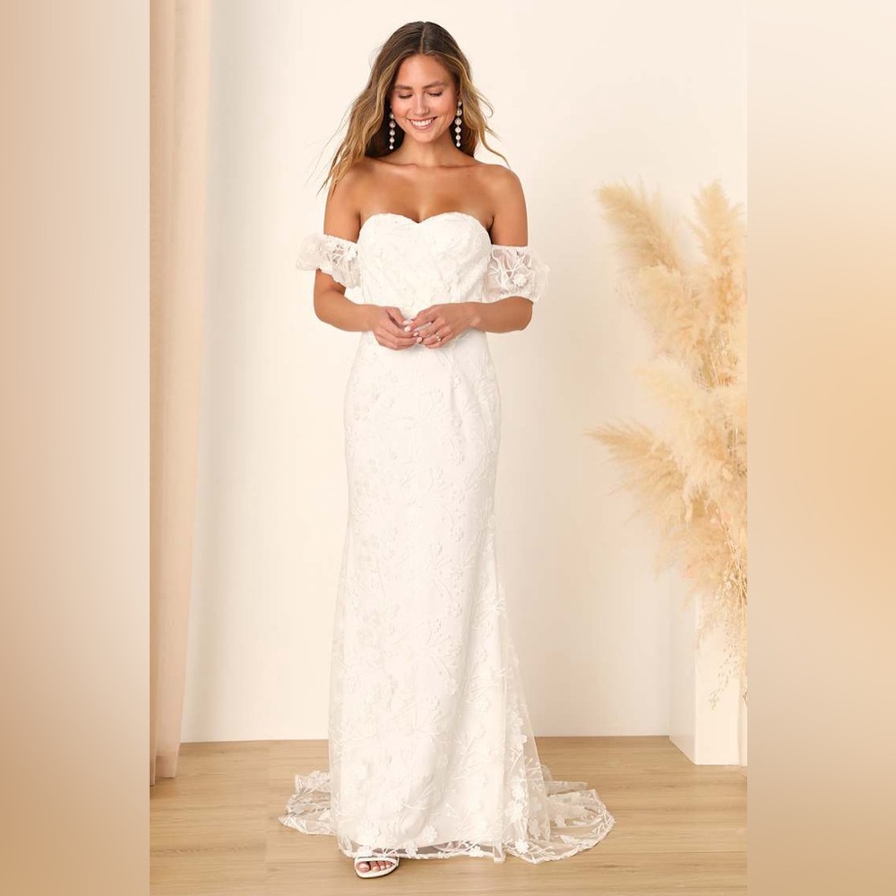 NWOT Lulus Magical Beginnings White 3D Floral Maxi Dress L Bridal $178 Large